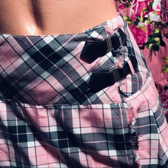 Betsey Johnson pink black pleated mini skirt catholic school girl plaid gingham